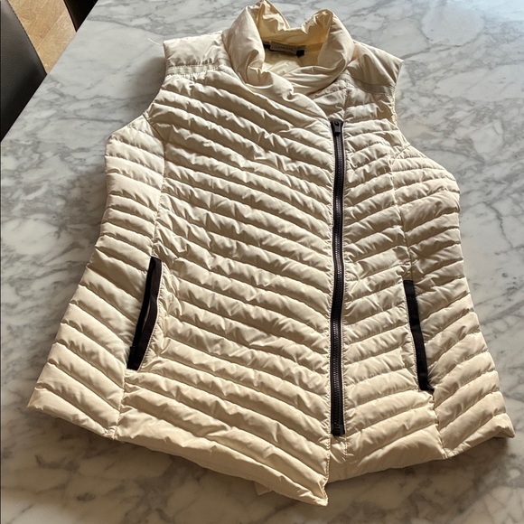 Athleta Jackets & Blazers - Athleta Cream Quilted Sleeveless Puffer Vest